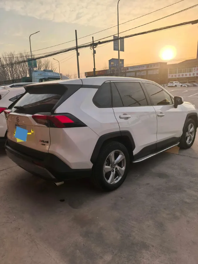 2020 Toyota RAV4 2.0L 171HP L4 CVT,autocango,china used car exporter,china ev exporter,chinese used car exporter,chinese used ev exporter