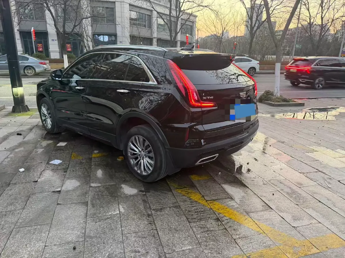 2024 Cadillac XT4 2.0T 237HP L4 9AT,autocango,china used car exporter,china ev exporter,chinese used car exporter,chinese used ev exporter