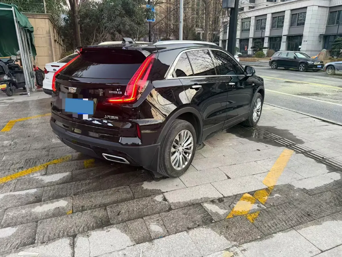 2024 Cadillac XT4 2.0T 237HP L4 9AT,autocango,china used car exporter,china ev exporter,chinese used car exporter,chinese used ev exporter