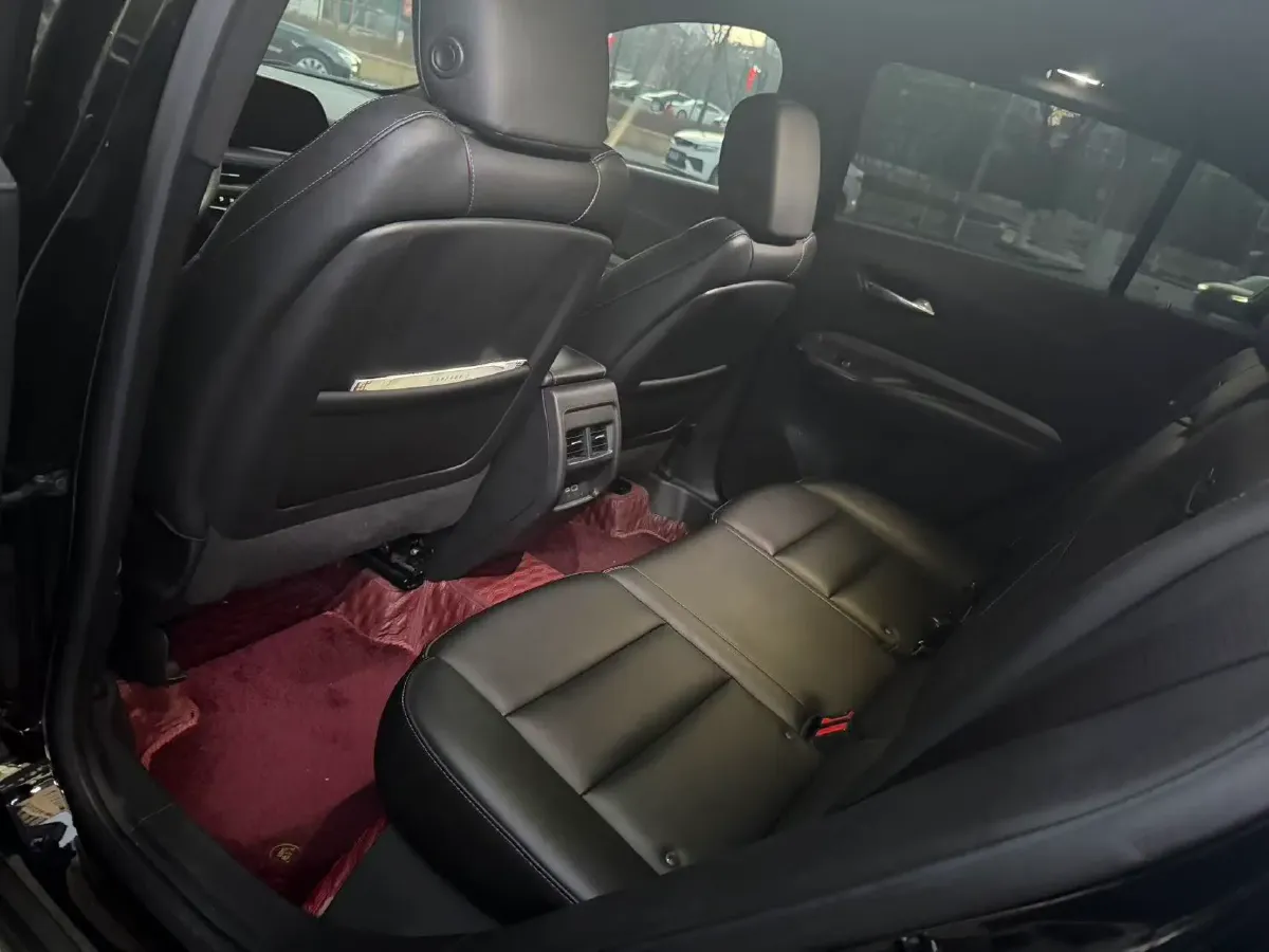 2024 Cadillac XT4 2.0T 237HP L4 9AT,autocango,china used car exporter,china ev exporter,chinese used car exporter,chinese used ev exporter