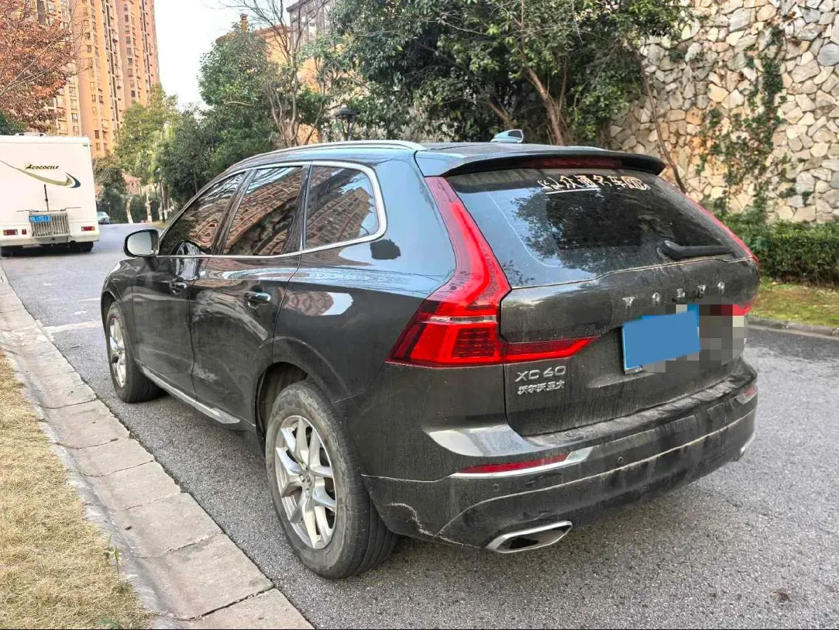 2021 Volvo XC60 2.0T 250HP L4 8AT,autocango,china used car exporter,china ev exporter,chinese used car exporter,chinese used ev exporter