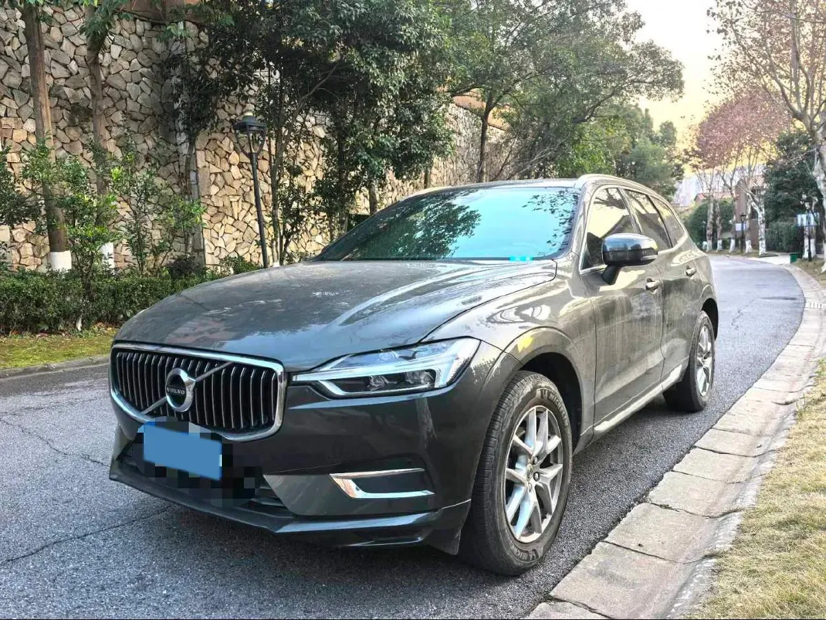 2021 Volvo XC60 2.0T 250HP L4 8AT,autocango,china used car exporter,china ev exporter,chinese used car exporter,chinese used ev exporter