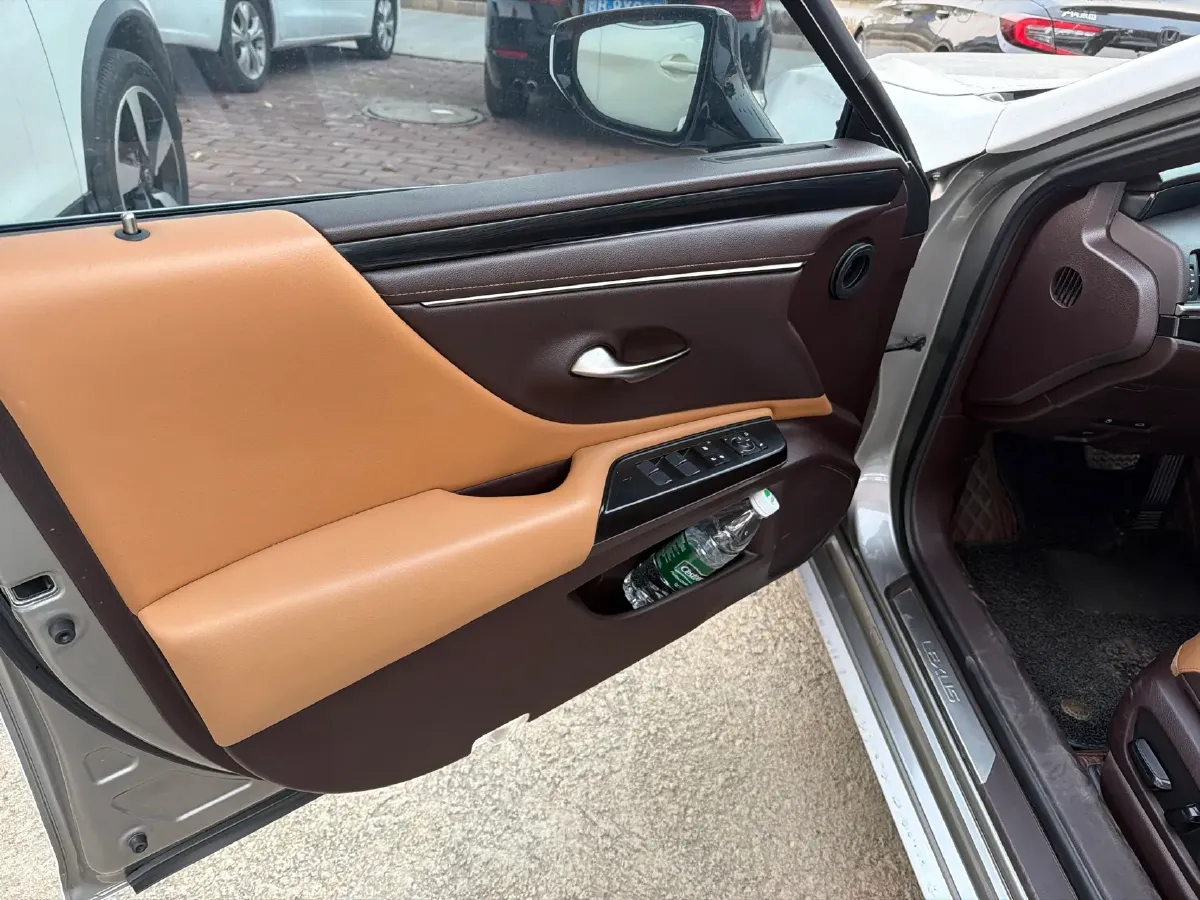 2020 Lexus ES 2.5L 178HP L4 E-CVT Hybrid,autocango,china used car exporter,china ev exporter,chinese used car exporter,chinese used ev exporter