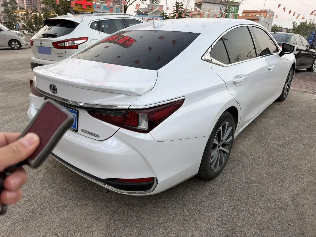 2020 Lexus ES 2.5L 178HP L4 E-CVT Hybrid,autocango,china used car exporter,china ev exporter,chinese used car exporter,chinese used ev exporter