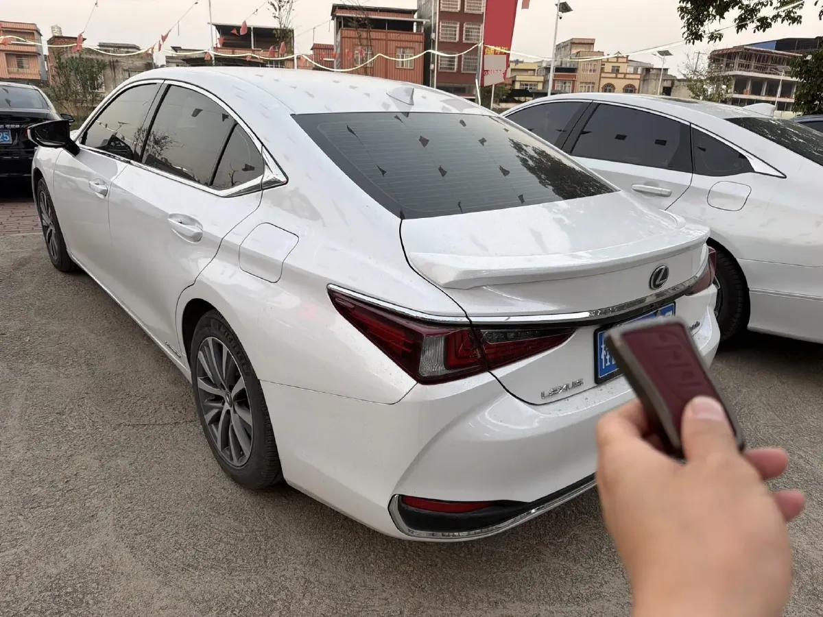 2020 Lexus ES 2.5L 178HP L4 E-CVT Hybrid,autocango,china used car exporter,china ev exporter,chinese used car exporter,chinese used ev exporter