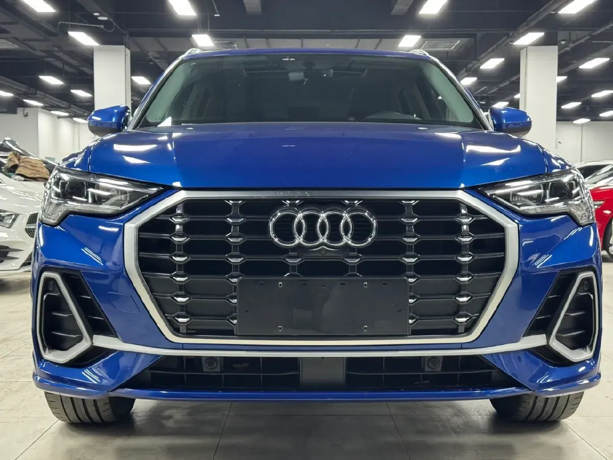 2022 Audi Q3 1.4T 150HP L4 7DCT,autocango,china used car exporter,china ev exporter,chinese used car exporter,chinese used ev exporter