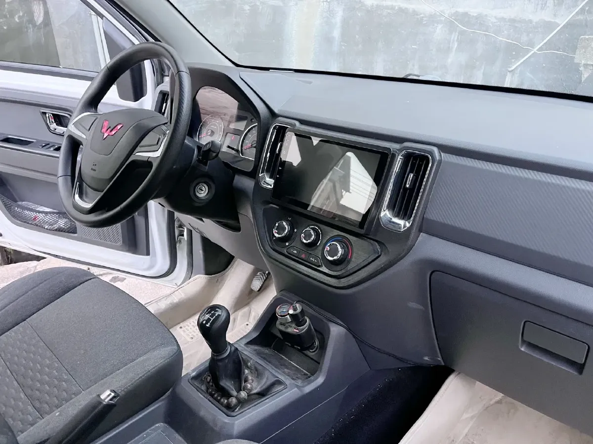 2021 WuLing ZhentTu 1.5L 99HP L4 5MT,autocango,china used car exporter,china ev exporter,chinese used car exporter,chinese used ev exporter