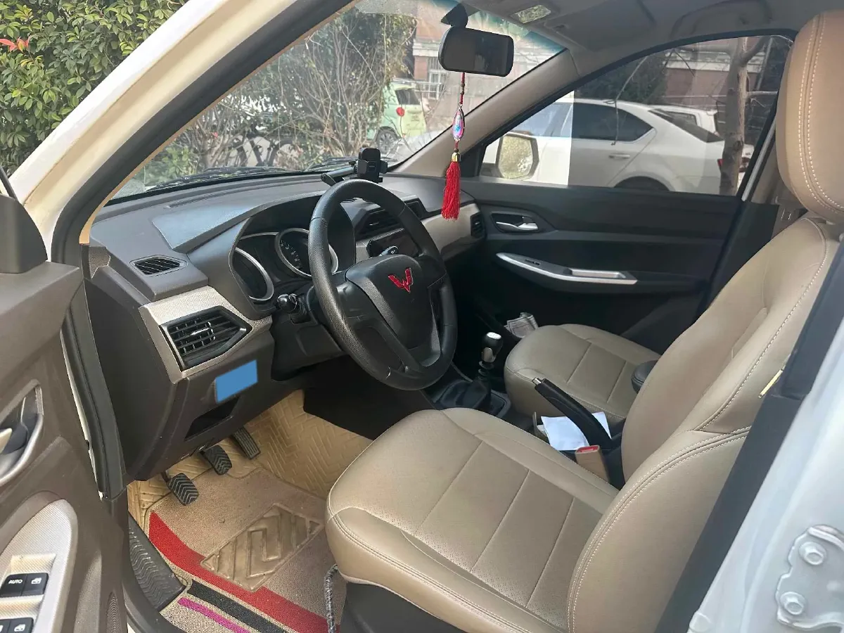2021 WuLing HongGuang 1.5L 99HP L4 6MT,autocango,china used car exporter,china ev exporter,chinese used car exporter,chinese used ev exporter