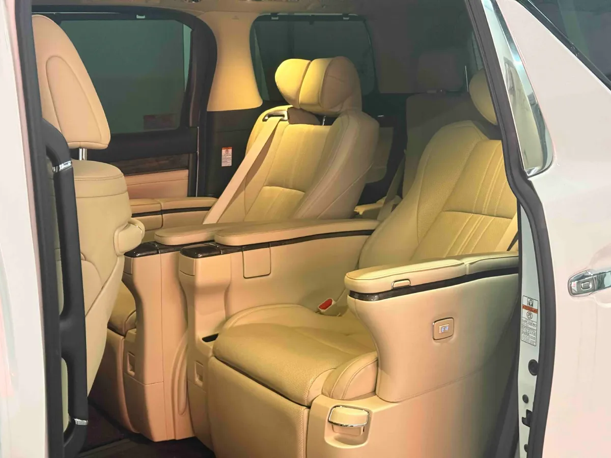 2021 Toyota Alphard 2.5L 117HP L4 E-CVT Hybrid,autocango,china used car exporter,china ev exporter,chinese used car exporter,chinese used ev exporter