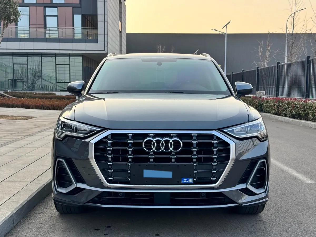 2022 Audi Q3 1.4T 150HP L4 7DCT,autocango,china used car exporter,china ev exporter,chinese used car exporter,chinese used ev exporter