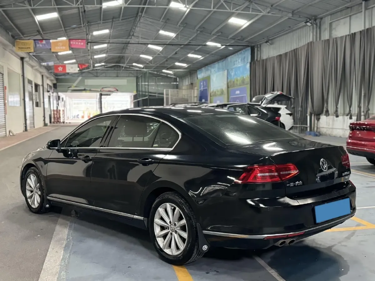 2018 Volkswagen Magotan 1.8T 180HP L4 7DCT,autocango,china used car exporter,china ev exporter,chinese used car exporter,chinese used ev exporter