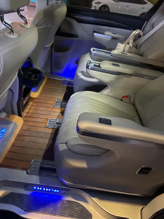 2020 Buick GL8 2.0T 237HP L4 9AT,autocango,china used car exporter,china ev exporter,chinese used car exporter,chinese used ev exporter