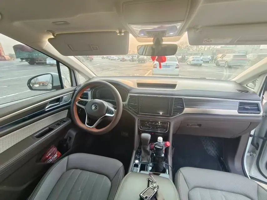 2020 Volkswagen Viloran 2.0T 186HP L4 7DCT,autocango,china used car exporter,china ev exporter,chinese used car exporter,chinese used ev exporter