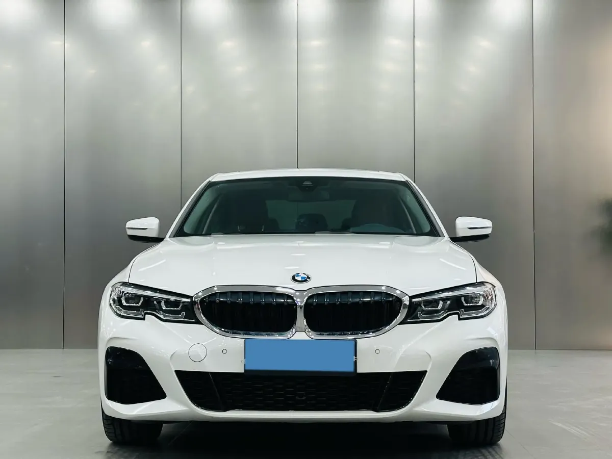 2022 BMW 3 Series 2.0T 184HP L4 8AT,autocango,china used car exporter,china ev exporter,chinese used car exporter,chinese used ev exporter