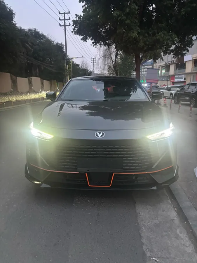 2022 ChangAn UNI-V 1.5T 188HP L4 7DCT,autocango,china used car exporter,china ev exporter,chinese used car exporter,chinese used ev exporter