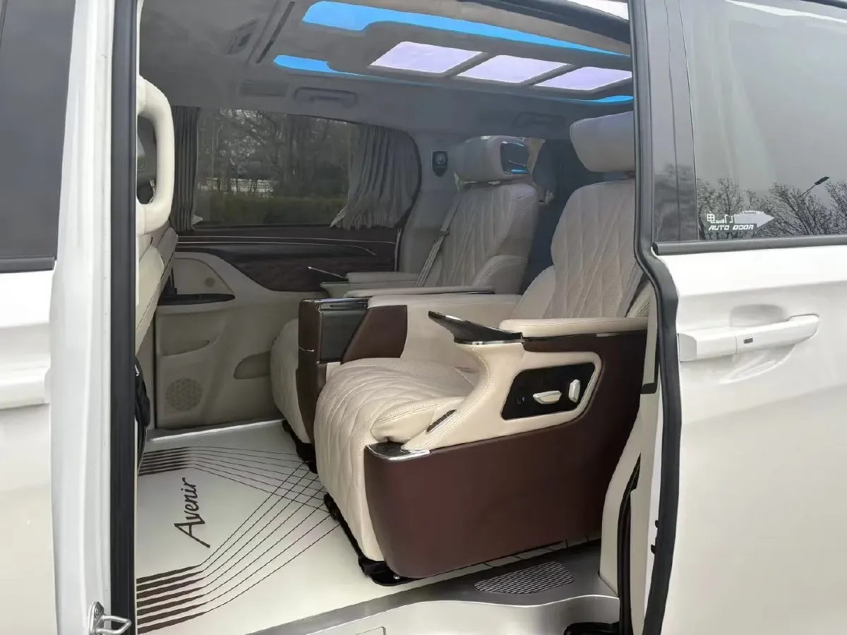 2022 Buick GL8 2.0T 237HP L4 9AT,autocango,china used car exporter,china ev exporter,chinese used car exporter,chinese used ev exporter