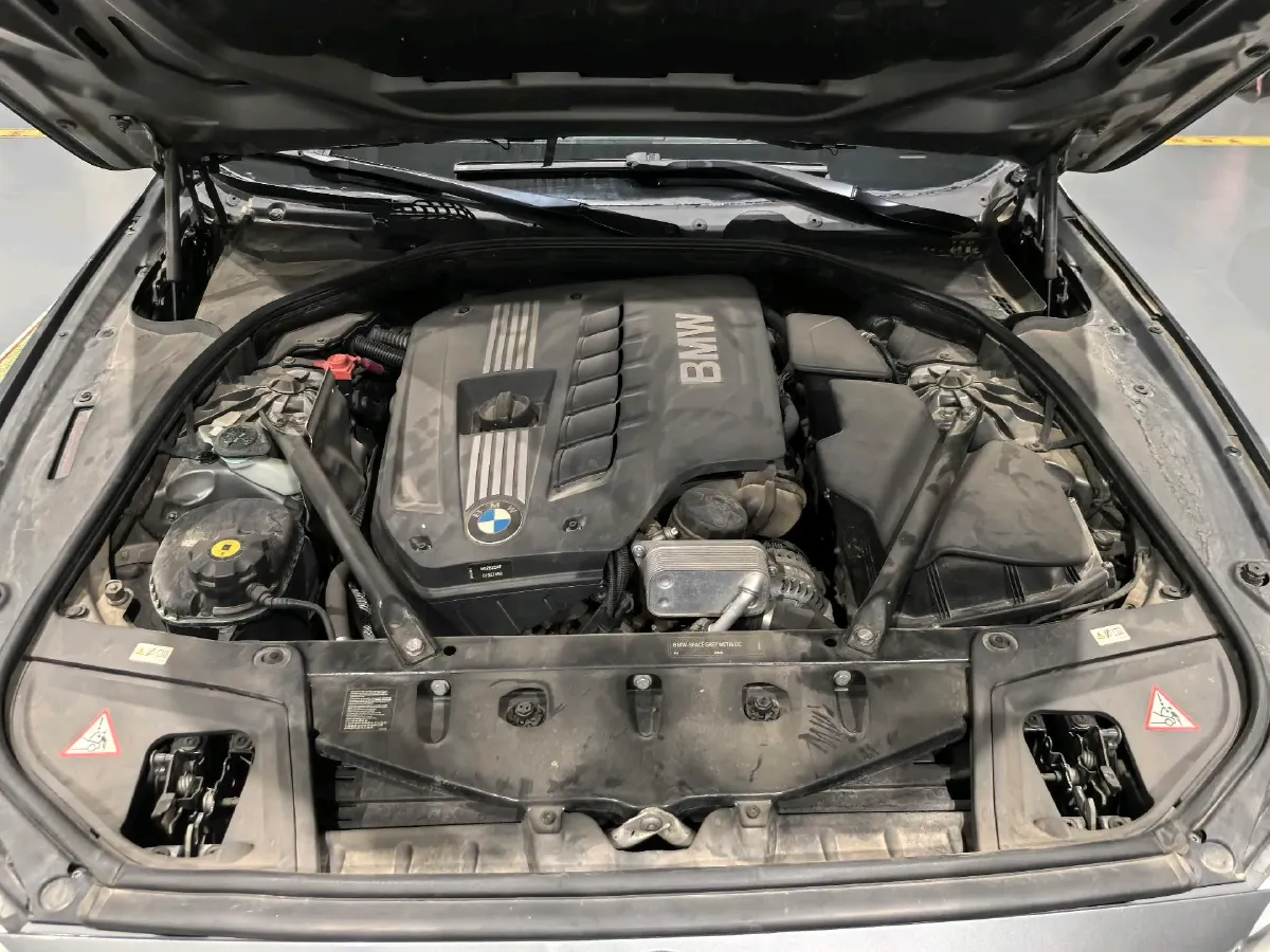 2012 BMW 5 Series 2.5L 204HP L6 8AT,autocango,china used car exporter,china ev exporter,chinese used car exporter,chinese used ev exporter