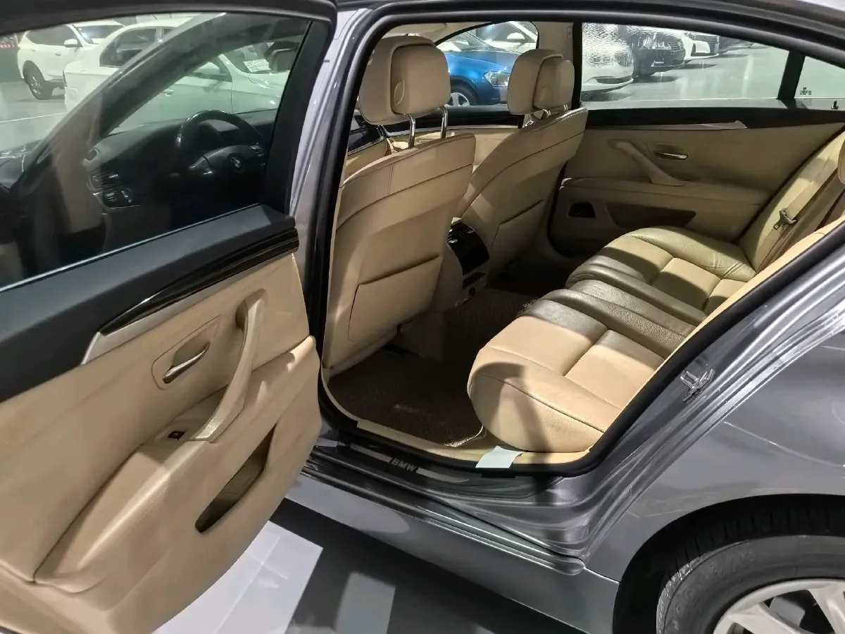 2012 BMW 5 Series 2.5L 204HP L6 8AT,autocango,china used car exporter,china ev exporter,chinese used car exporter,chinese used ev exporter