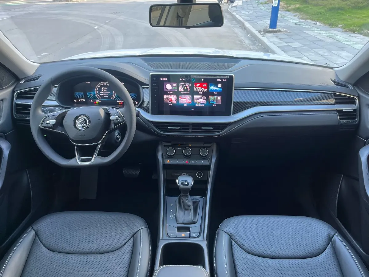 2024 Skoda Kodiak 2.0T 186HP L4 7DCT,autocango,china used car exporter,china ev exporter,chinese used car exporter,chinese used ev exporter