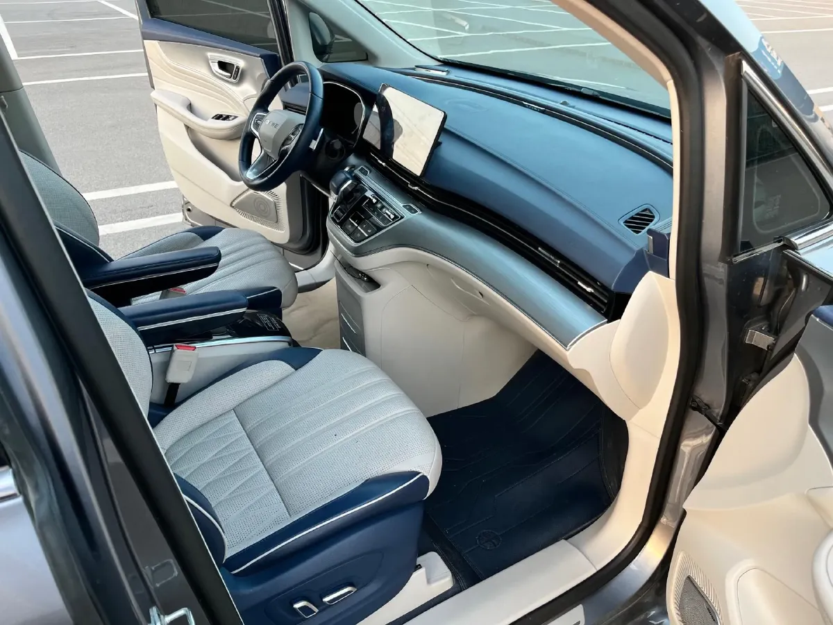 2022 Roewe iMAX8 2.0T 234HP L4 8AT,autocango,china used car exporter,china ev exporter,chinese used car exporter,chinese used ev exporter