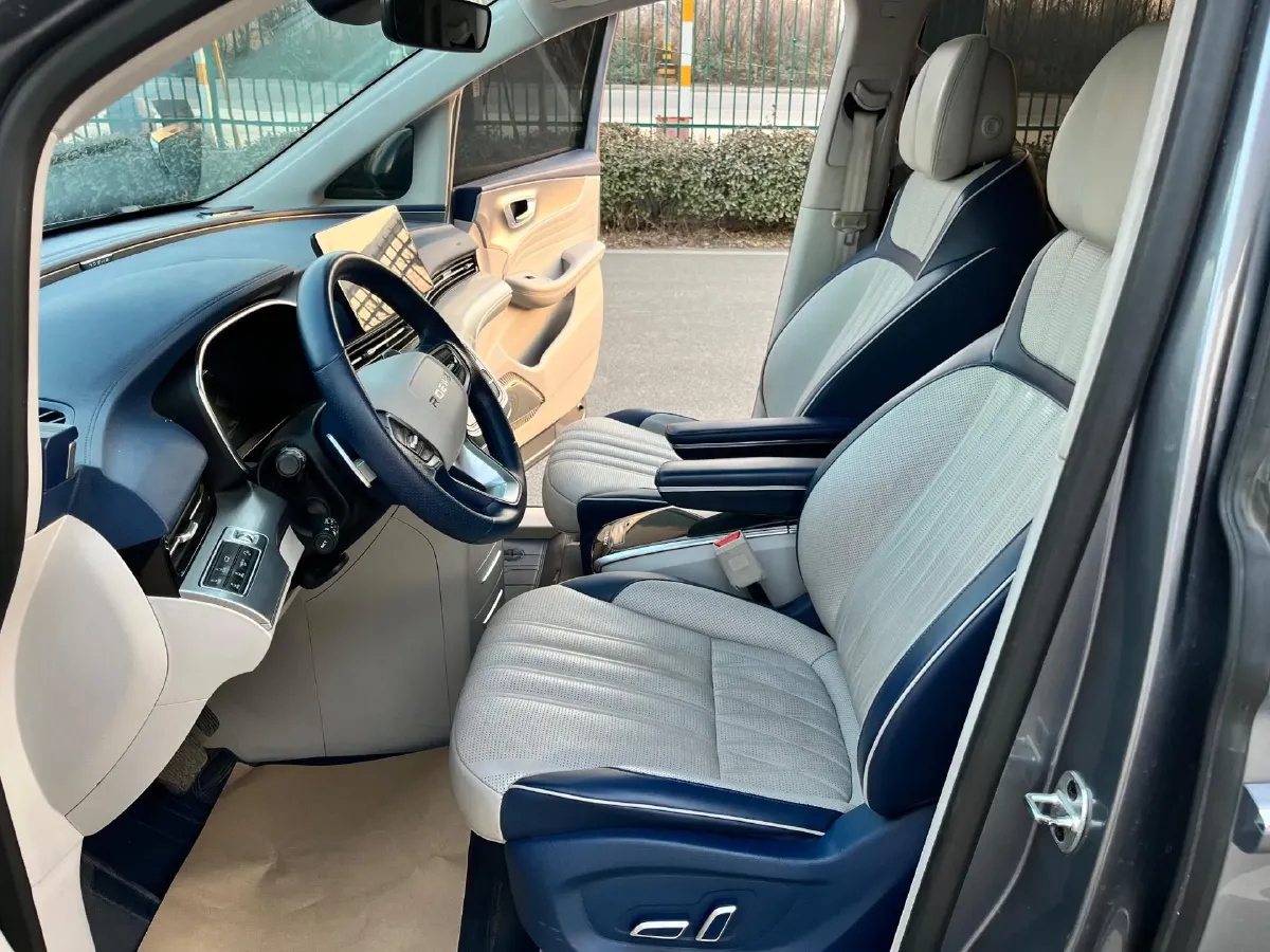 2022 Roewe iMAX8 2.0T 234HP L4 8AT,autocango,china used car exporter,china ev exporter,chinese used car exporter,chinese used ev exporter