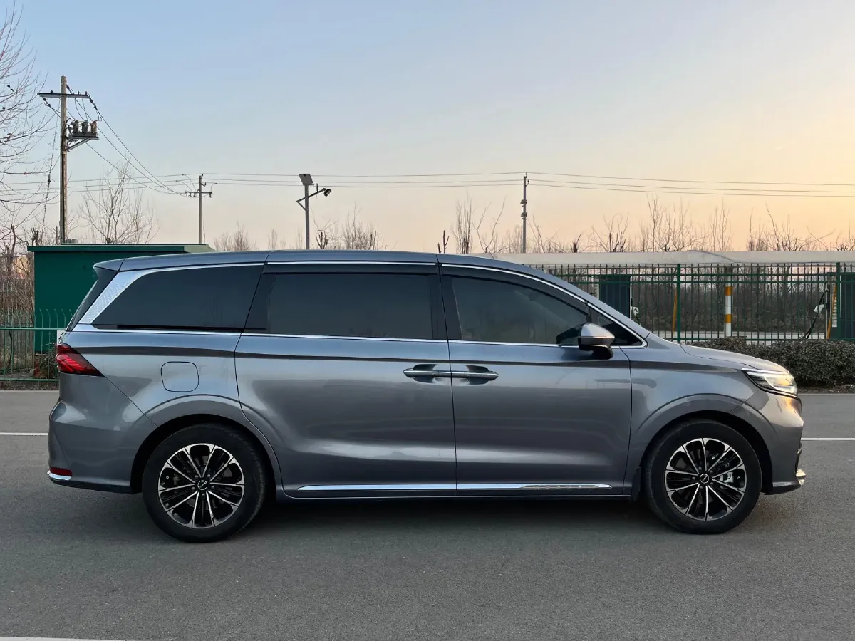 2022 Roewe iMAX8 2.0T 234HP L4 8AT,autocango,china used car exporter,china ev exporter,chinese used car exporter,chinese used ev exporter