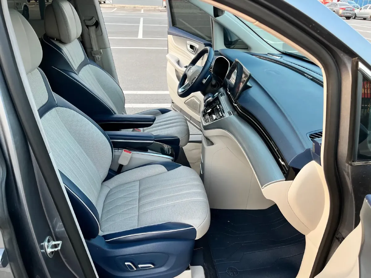 2022 Roewe iMAX8 2.0T 234HP L4 8AT,autocango,china used car exporter,china ev exporter,chinese used car exporter,chinese used ev exporter