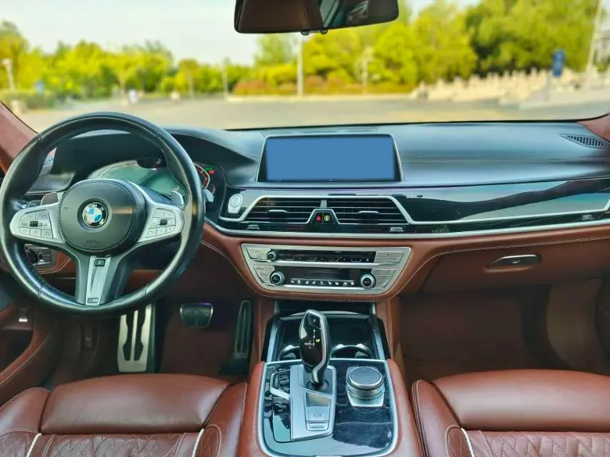 2019 BMW 7 Series 3.0T 340HP L6 8AT,autocango,china used car exporter,china ev exporter,chinese used car exporter,chinese used ev exporter