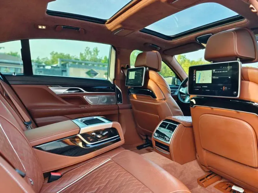 2019 BMW 7 Series 3.0T 340HP L6 8AT,autocango,china used car exporter,china ev exporter,chinese used car exporter,chinese used ev exporter