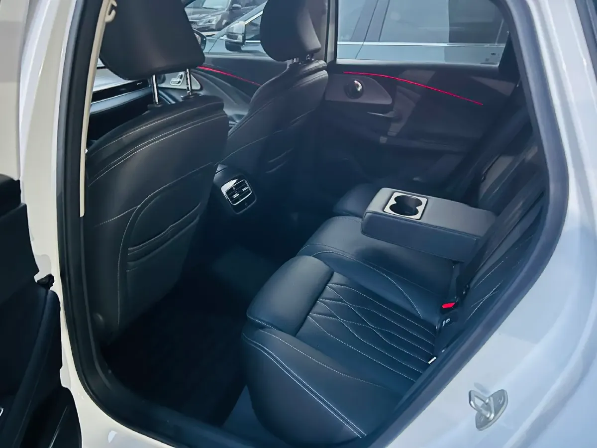 2025 Chery Arrizo 8 1.6T 197HP L4 7DCT,autocango,china used car exporter,china ev exporter,chinese used car exporter,chinese used ev exporter