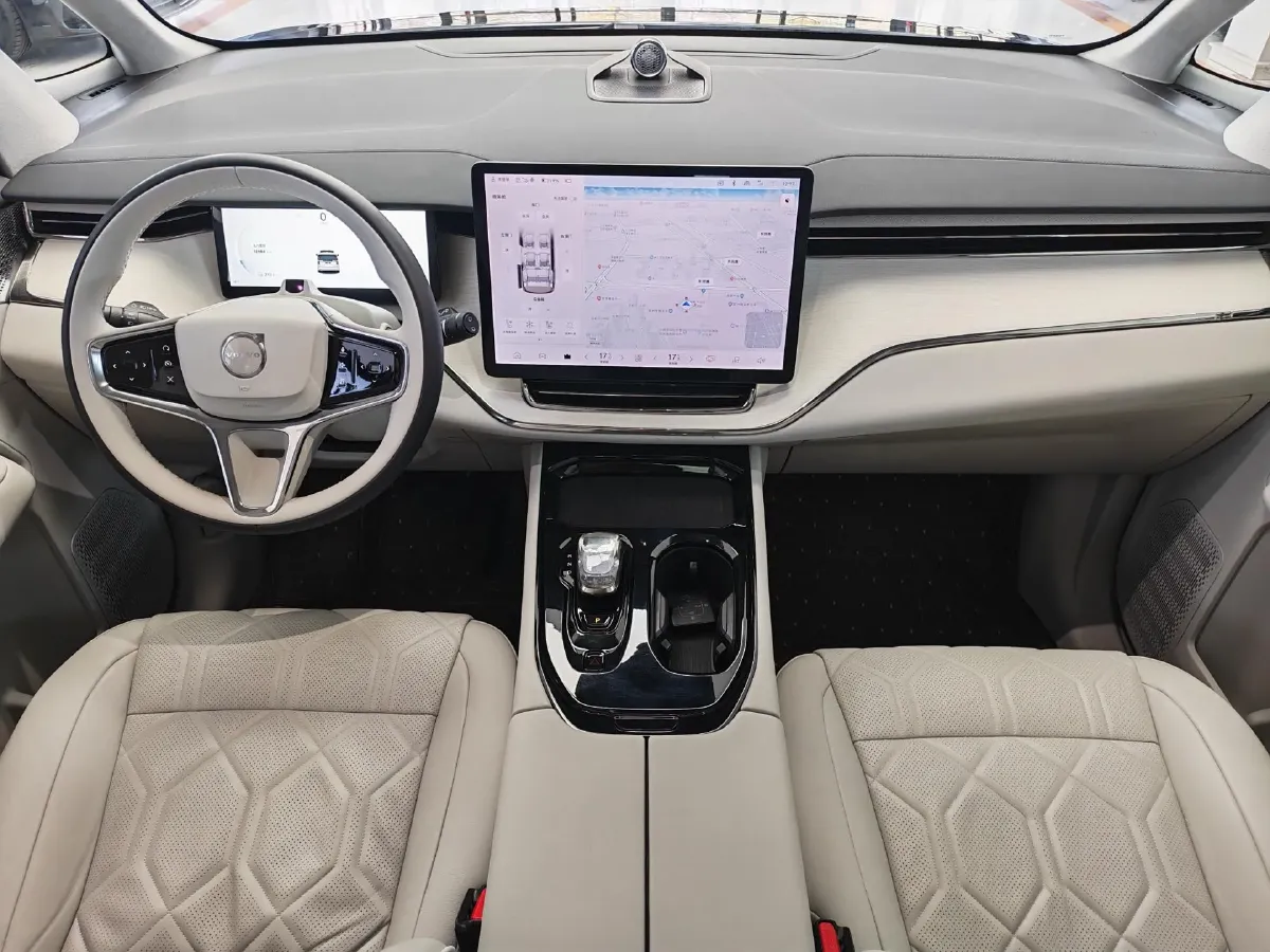 2025 Volvo EM90 BEV 116KWH,autocango,china used car exporter,china ev exporter,chinese used car exporter,chinese used ev exporter