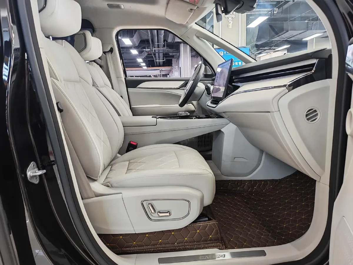 2025 Volvo EM90 BEV 116KWH,autocango,china used car exporter,china ev exporter,chinese used car exporter,chinese used ev exporter