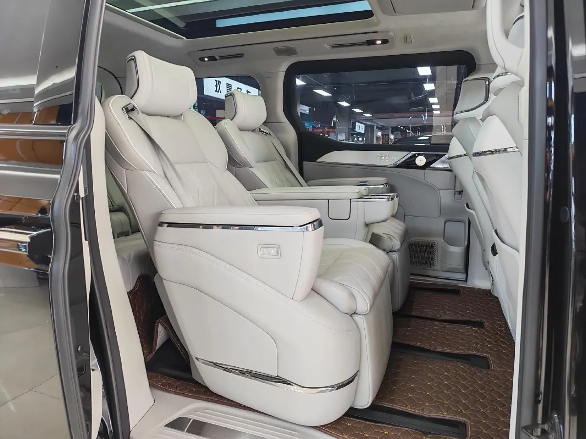 2025 Volvo EM90 BEV 116KWH,autocango,china used car exporter,china ev exporter,chinese used car exporter,chinese used ev exporter