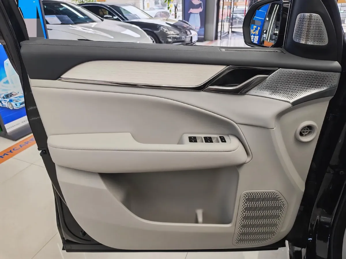 2025 Volvo EM90 BEV 116KWH,autocango,china used car exporter,china ev exporter,chinese used car exporter,chinese used ev exporter