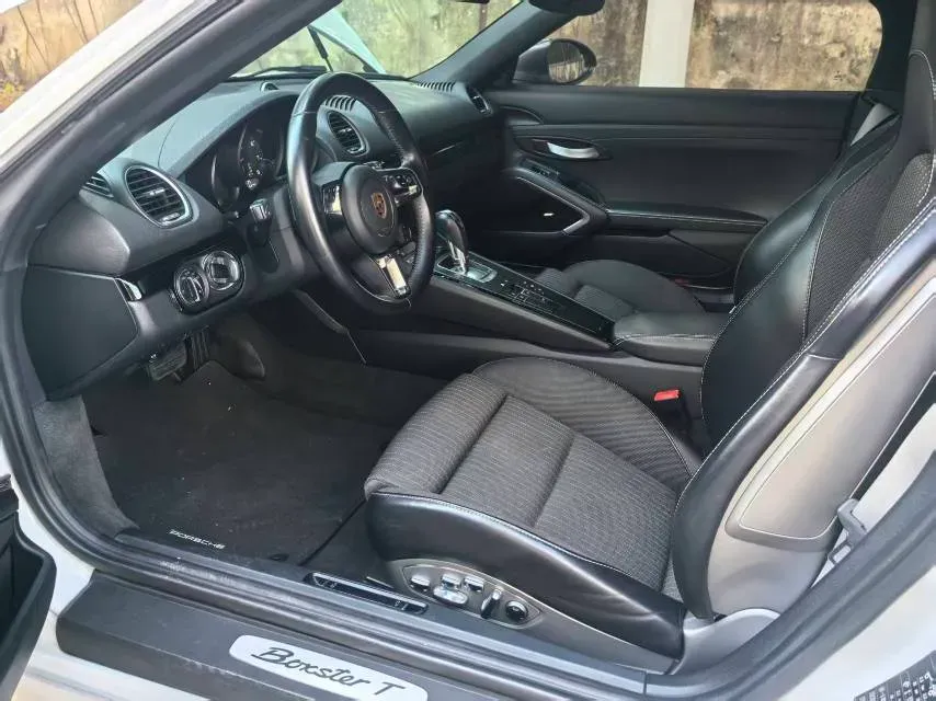 2019 Porsche 718 2.0T 300HP H4 7DCT,autocango,china used car exporter,china ev exporter,chinese used car exporter,chinese used ev exporter