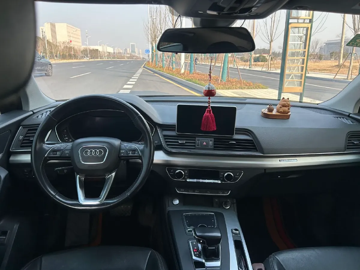 2020 Audi Q5L 2.0T 190HP L4 7DCT,autocango,china used car exporter,china ev exporter,chinese used car exporter,chinese used ev exporter