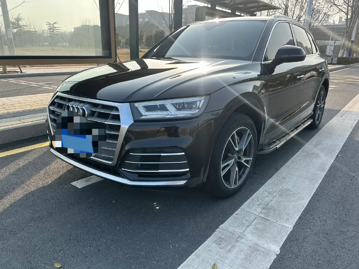 2020 Audi Q5L 2.0T 190HP L4 7DCT,autocango,china used car exporter,china ev exporter,chinese used car exporter,chinese used ev exporter