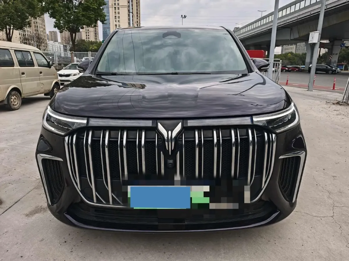 2024 Voyah Dream 1.5T 150HP L4 PHEV 43KWH,autocango,china used car exporter,china ev exporter,chinese used car exporter,chinese used ev exporter