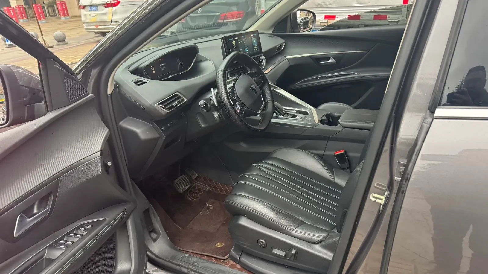 2023 Peugeot 5008 1.8T 211HP L4 8AT,autocango,china used car exporter,china ev exporter,chinese used car exporter,chinese used ev exporter