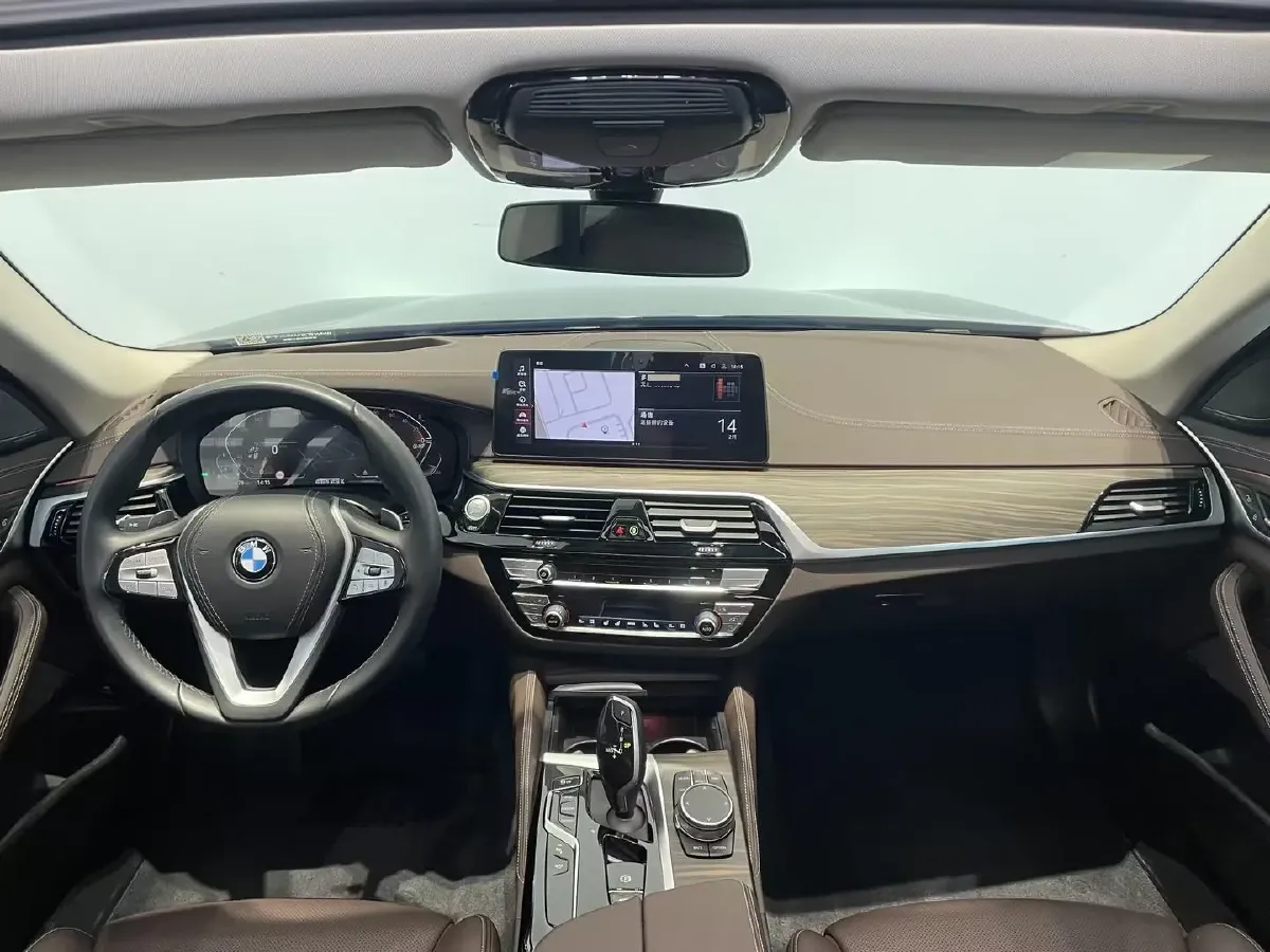 2023 BMW 5 Series 2.0T 245HP L4 8AT,autocango,china used car exporter,china ev exporter,chinese used car exporter,chinese used ev exporter