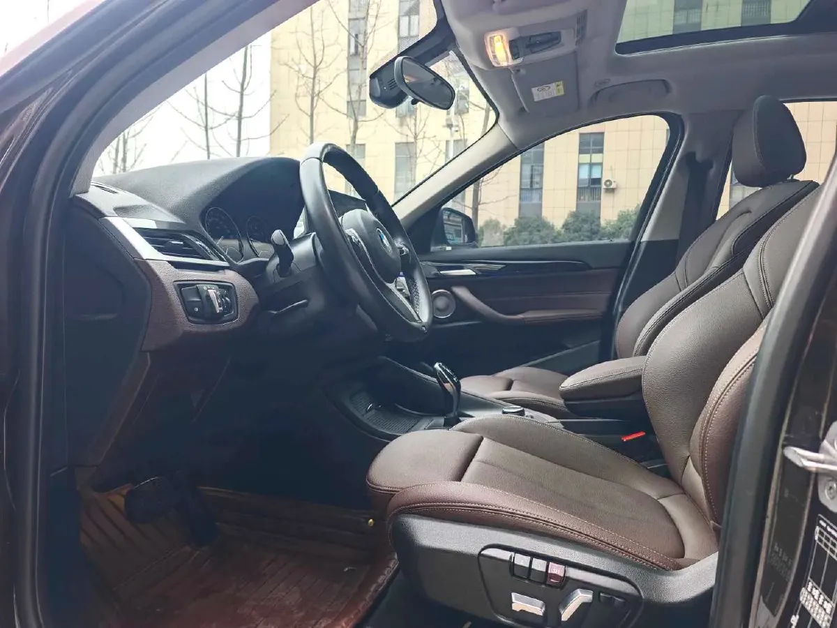 2022 BMW X1 2.0T 192HP L4 7DCT,autocango,china used car exporter,china ev exporter,chinese used car exporter,chinese used ev exporter