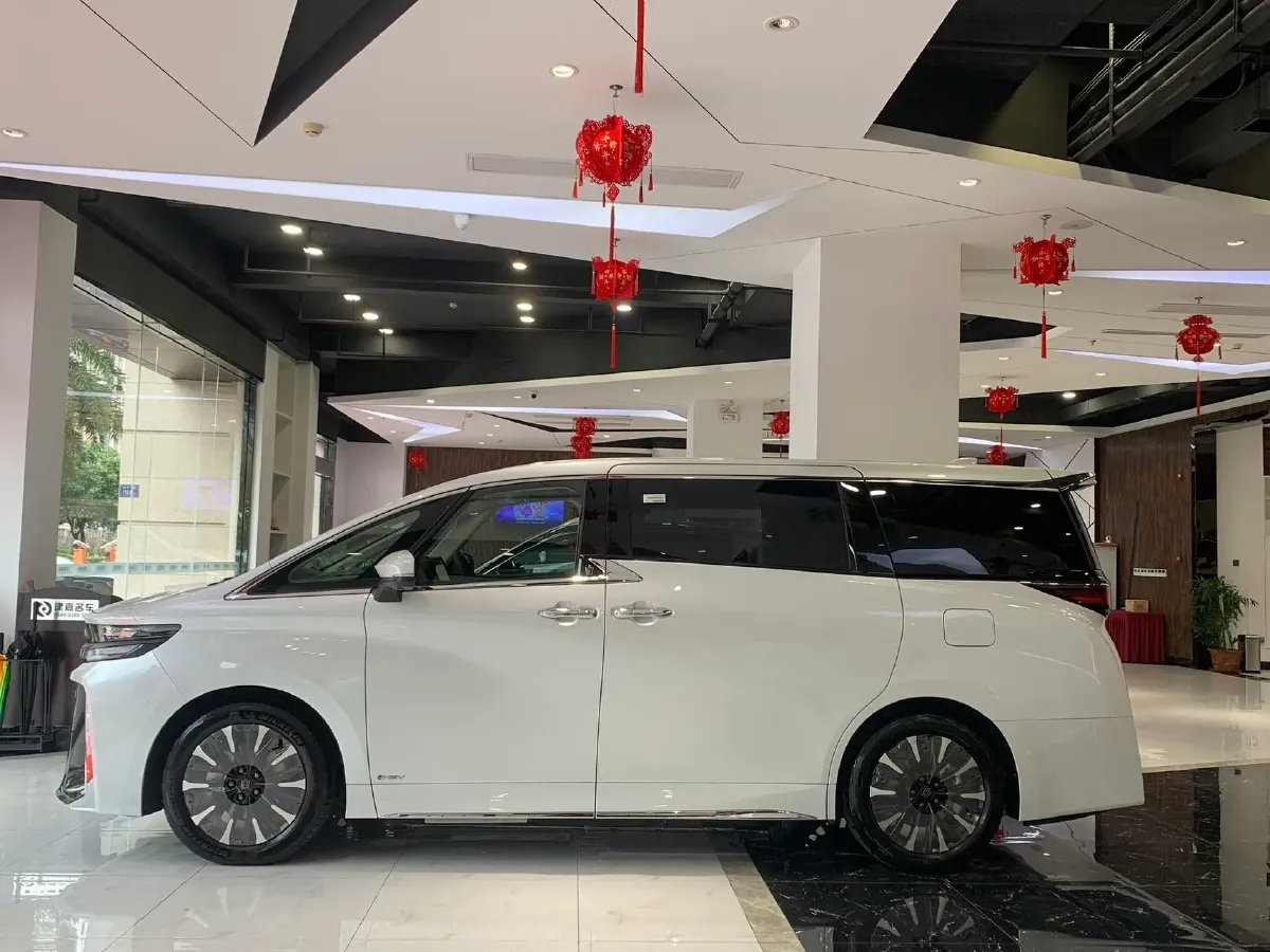 2024 Toyota Vellfire 2.5L 190HP L4 E-CVT Hybrid,autocango,china used car exporter,china ev exporter,chinese used car exporter,chinese used ev exporter