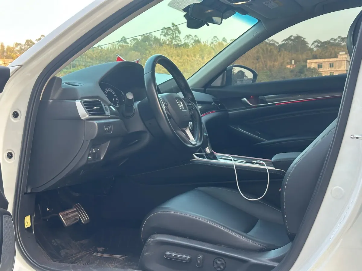 2022 Honda Accord 1.5T 194HP L4 CVT,autocango,china used car exporter,china ev exporter,chinese used car exporter,chinese used ev exporter