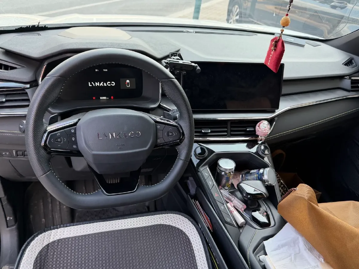 2023 LYNK&CO 06 1.5T 181HP L4 7DCT,autocango,china used car exporter,china ev exporter,chinese used car exporter,chinese used ev exporter