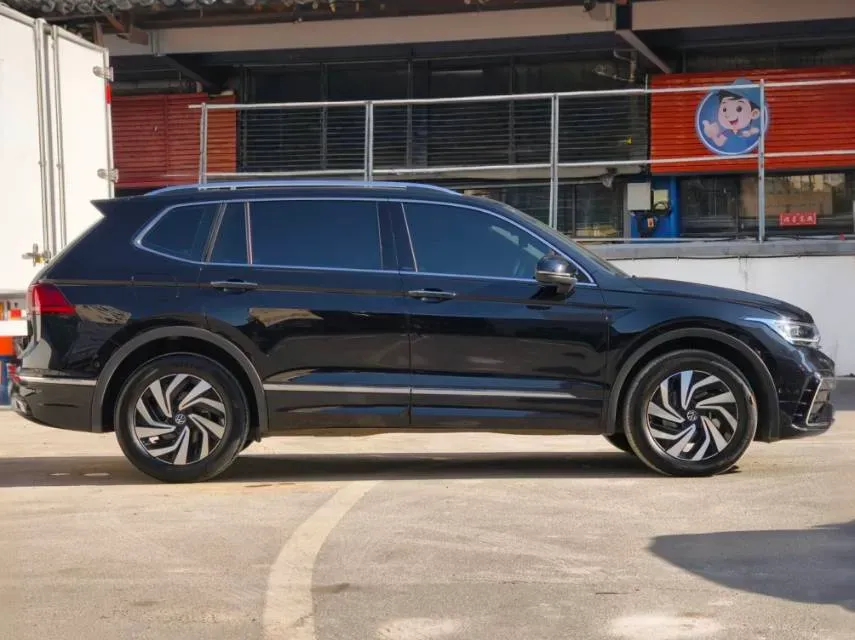 2024 Volkswagen Tiguan L 2.0T 186HP L4 7DCT,autocango,china used car exporter,china ev exporter,chinese used car exporter,chinese used ev exporter