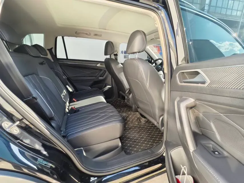 2024 Volkswagen Tiguan L 2.0T 186HP L4 7DCT,autocango,china used car exporter,china ev exporter,chinese used car exporter,chinese used ev exporter