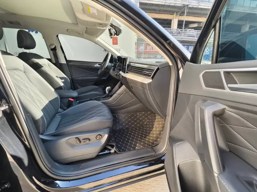 2024 Volkswagen Tiguan L 2.0T 186HP L4 7DCT,autocango,china used car exporter,china ev exporter,chinese used car exporter,chinese used ev exporter