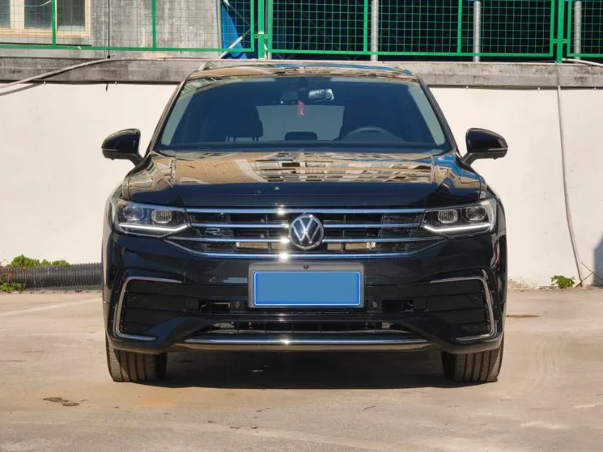 2024 Volkswagen Tiguan L 2.0T 186HP L4 7DCT,autocango,china used car exporter,china ev exporter,chinese used car exporter,chinese used ev exporter