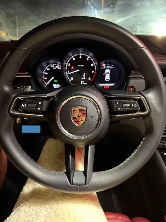 2024 Porsche Macan 2.0T 265HP L4 7DCT,autocango,china used car exporter,china ev exporter,chinese used car exporter,chinese used ev exporter