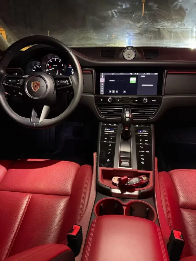 2024 Porsche Macan 2.0T 265HP L4 7DCT,autocango,china used car exporter,china ev exporter,chinese used car exporter,chinese used ev exporter